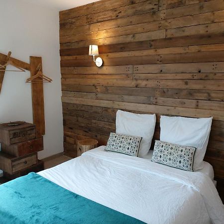 Bed and Breakfast Les Marguerites Champdolent Exteriér fotografie