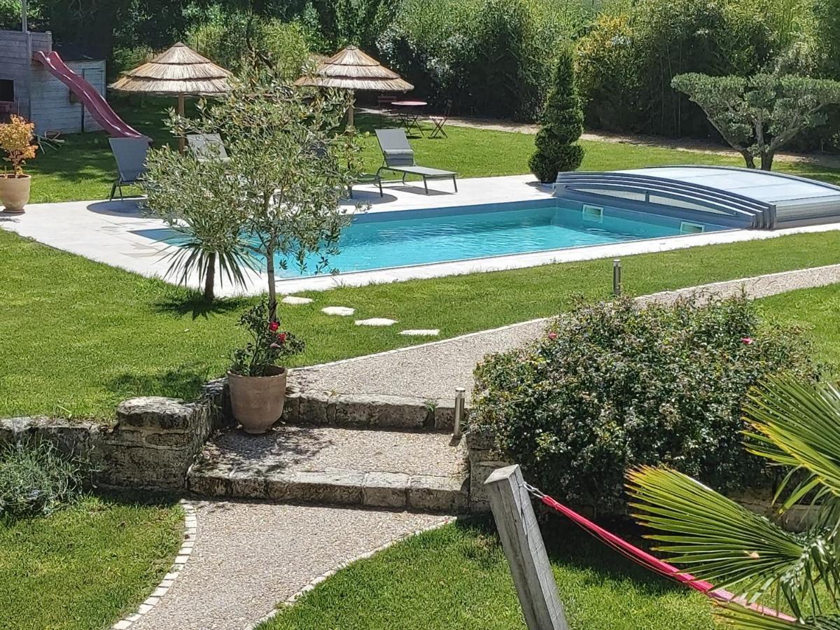 Bed and Breakfast Les Marguerites Champdolent Exteriér fotografie